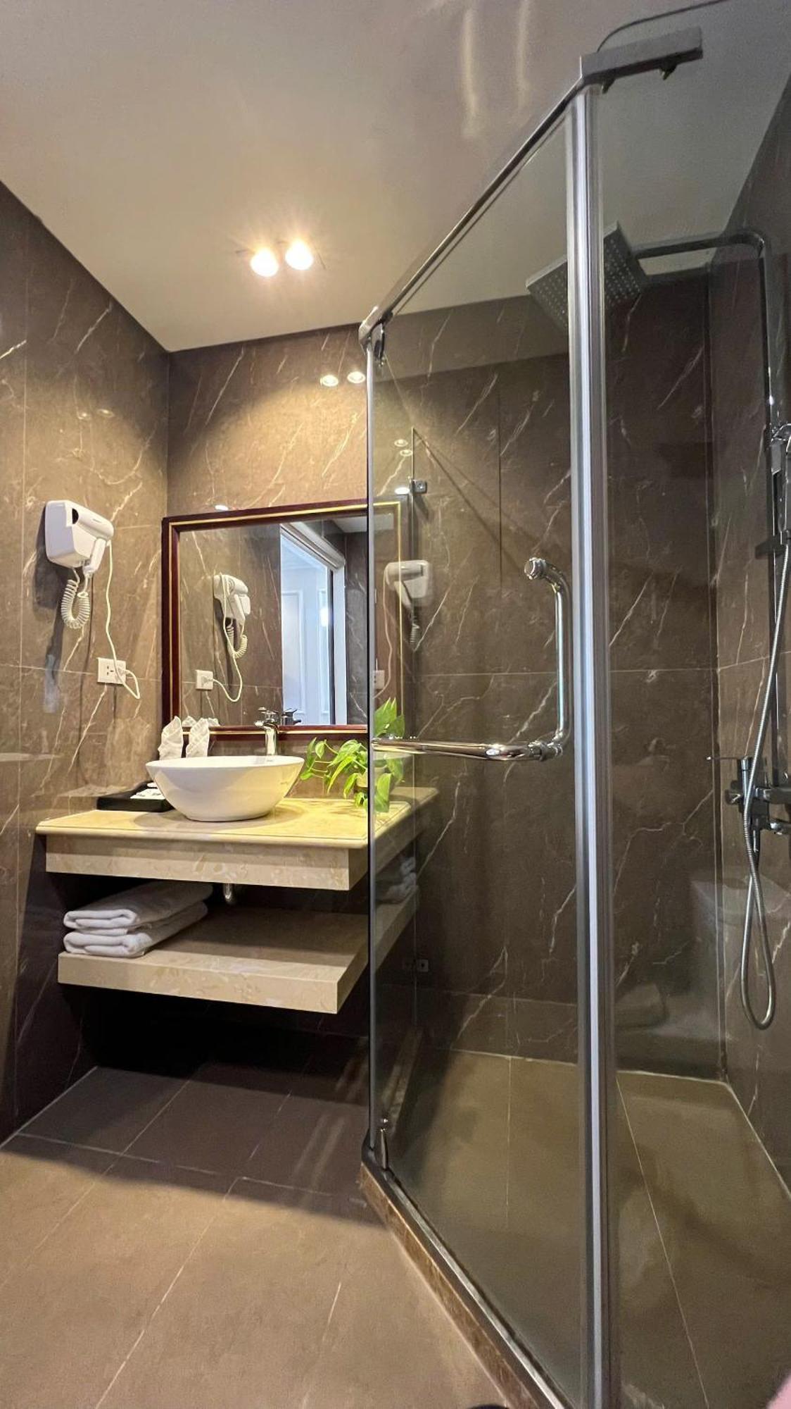 Rubyqueen Halong Hotel ฮาลอง ภายนอก รูปภาพ